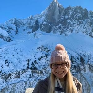 Meet your Posher, Emily